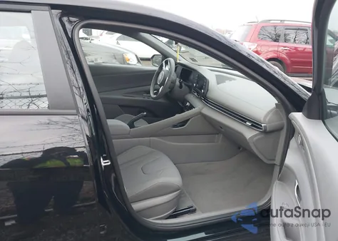 2025 Hyundai Elantra Sel Sport z USA, uszkodzony, nr VIN KMHLM4DG1SU065480